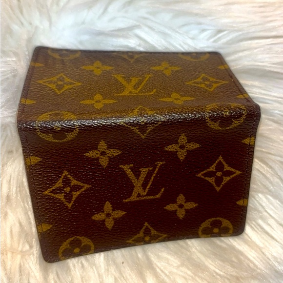 LV Mono ID Holder or card holder. Serial number: CA0976. Clean and pristine! - Picture 9 of 10